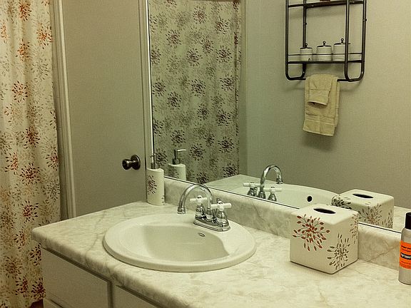 Full Bath 2