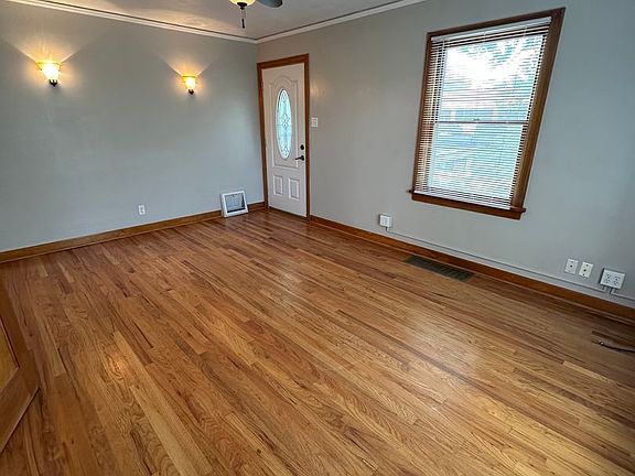 5th image of 1714 Logan Ave