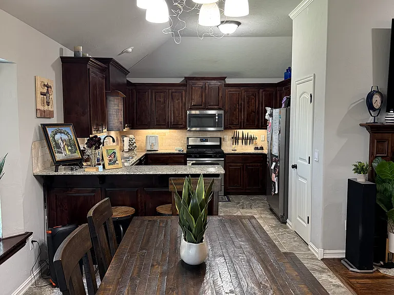 14638 Maple Ave — Photo 7