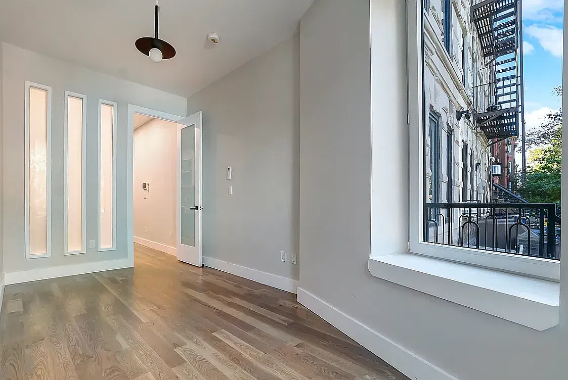 498 Putnam Avenue — Photo 3
