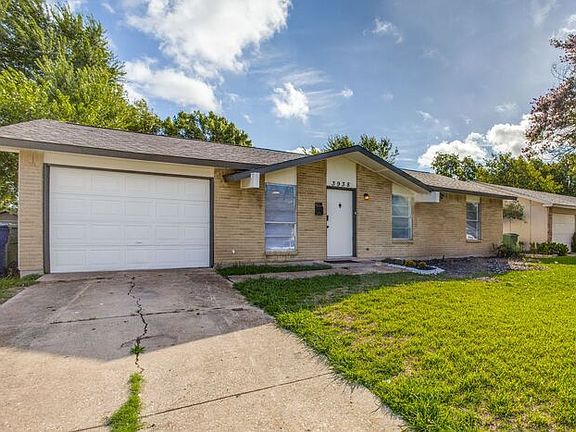 2nd image of 3938 Cambridge Dr