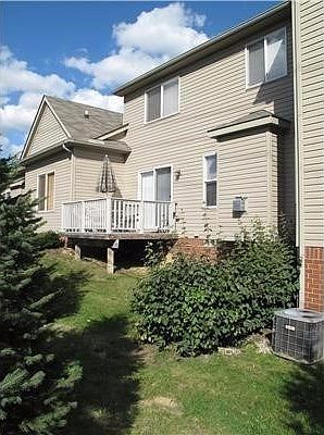 3rd image of 2612 Bluewater St