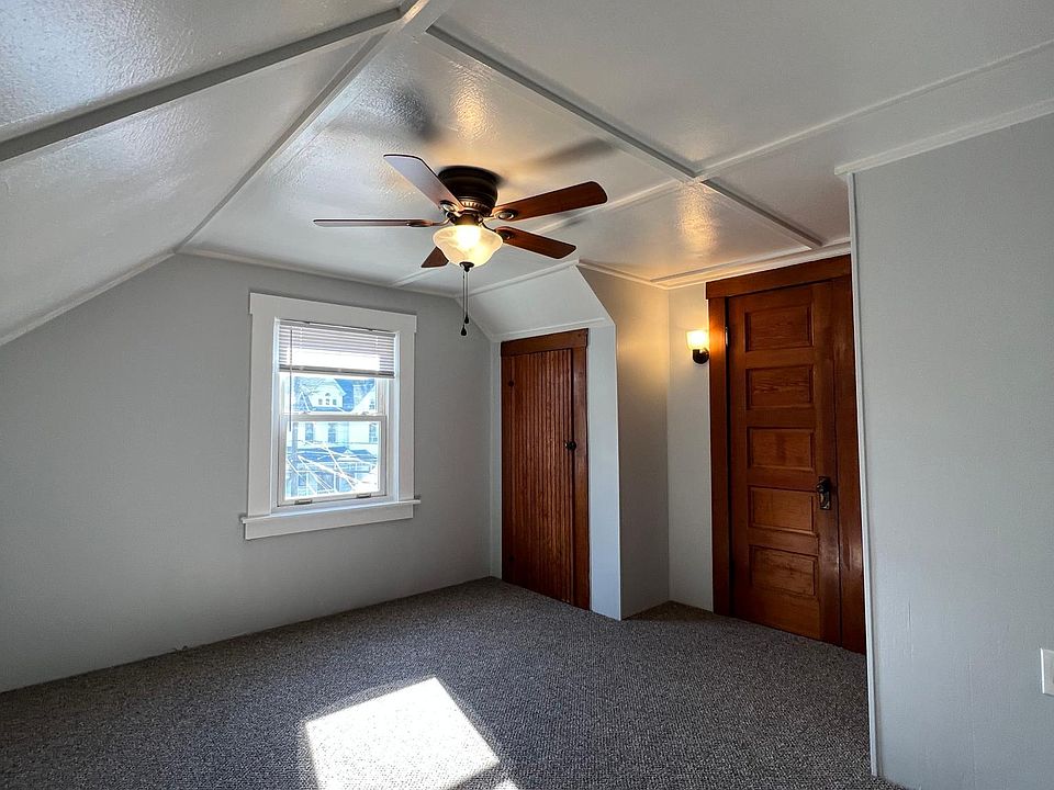 353 Broad St 3, New London, CT 06320 Zillow