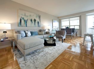 565 Avenue Rd, Toronto, ON M4V 2J9