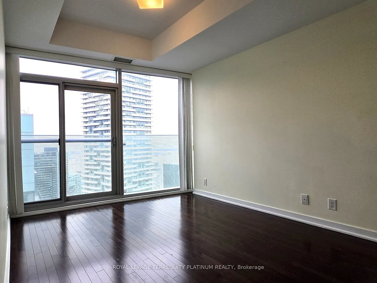 Building Photo - 14 York St #5302