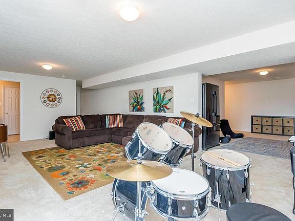4th image of 65 Sanctuary Ln