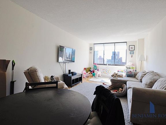 3rd image of 235 E 95th St APT 31G