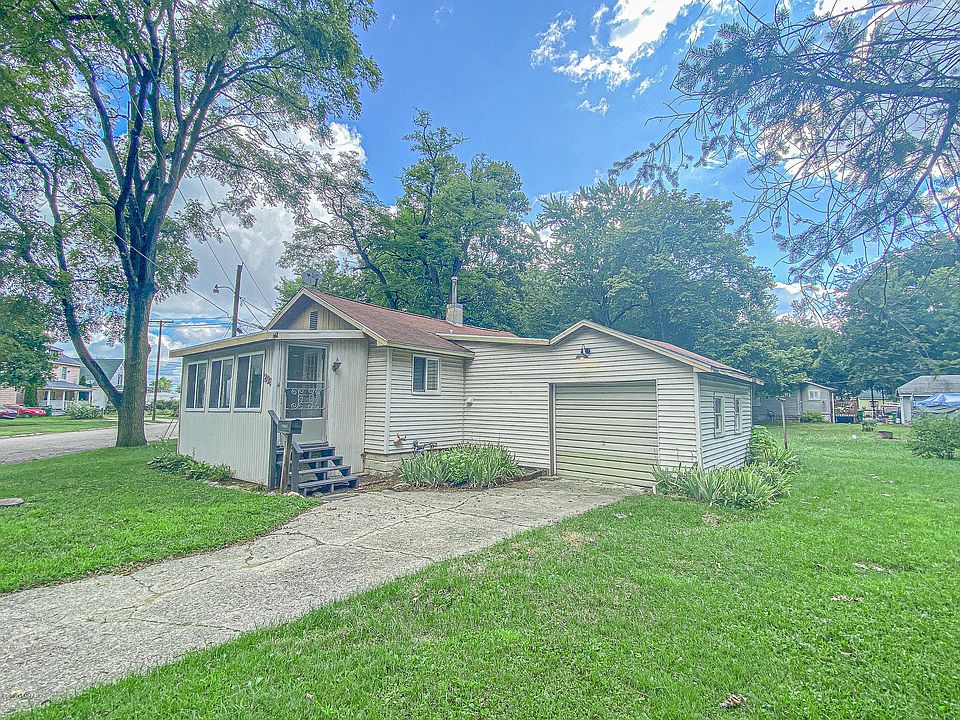 1st image of 208 Lester Ave