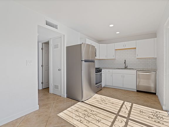 4th image of 2306 N 10th Ave #1