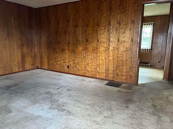 4th image of 130 Homer Young St