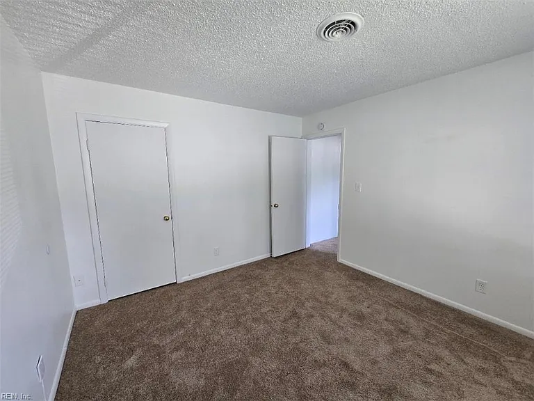 5710 Brandon Blvd — Photo 12