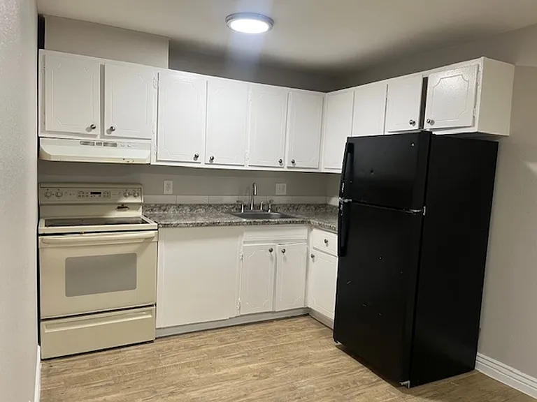 1592 Boston St — Photo 34