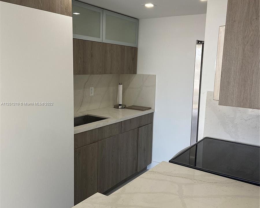 1st image of 2000 NE 135th St APT 209