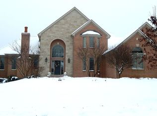 2867 Long Winter Ln, Oakland, MI 48363