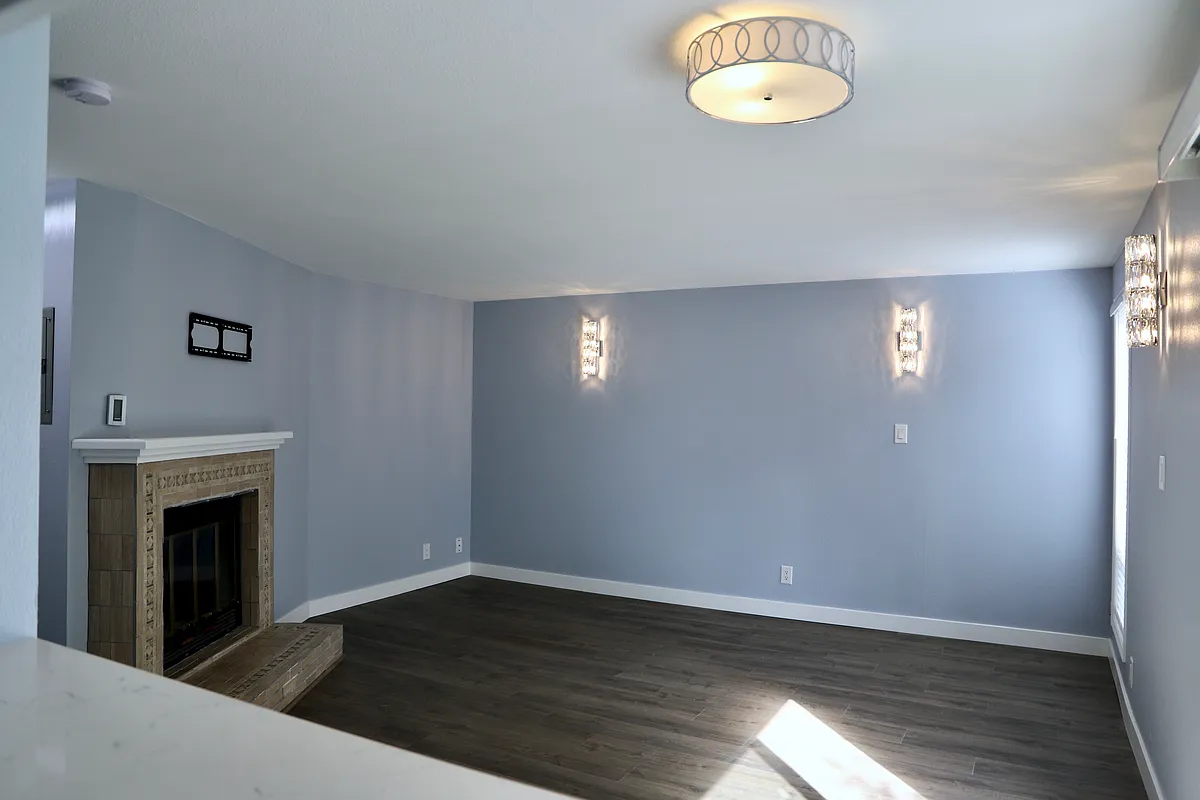 Building Photo - 1515 E Union St #304