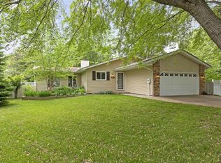 9555 98th Pl N, Maple Grove, MN 55369