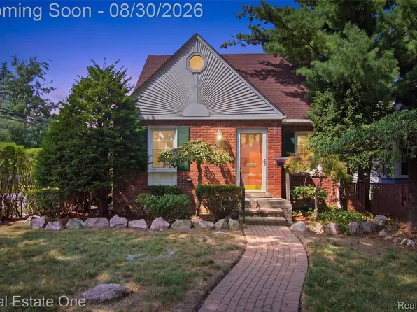 2480 Academy St, Dearborn, MI 48124
