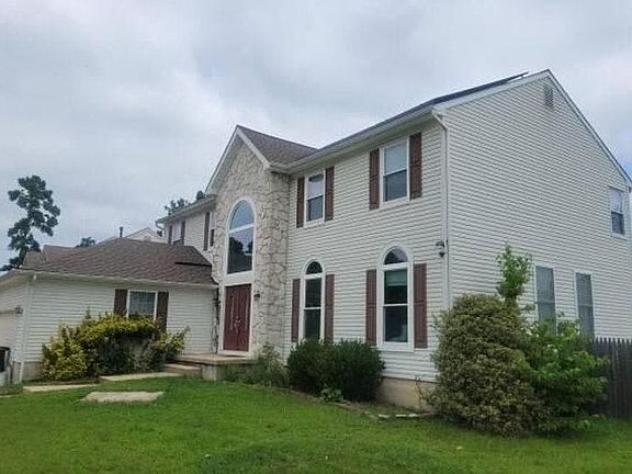 2nd image of 14 Blue Spruce Dr