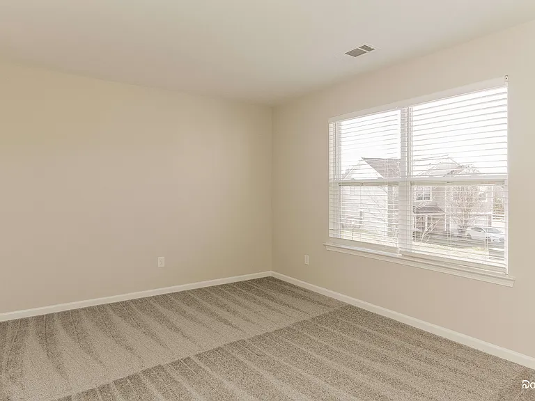 704 Perth Dr — Photo 12