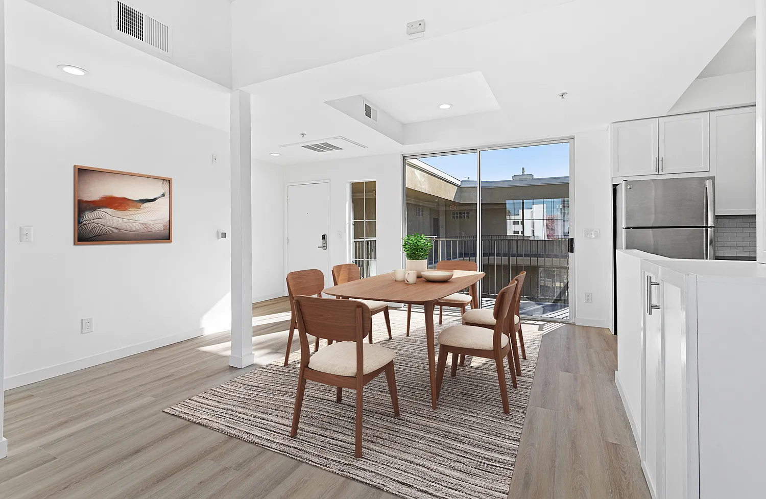 2033 Beloit Ave — Photo 4