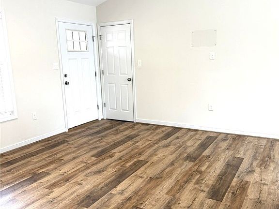 3rd image of 1751 Parkway Ln