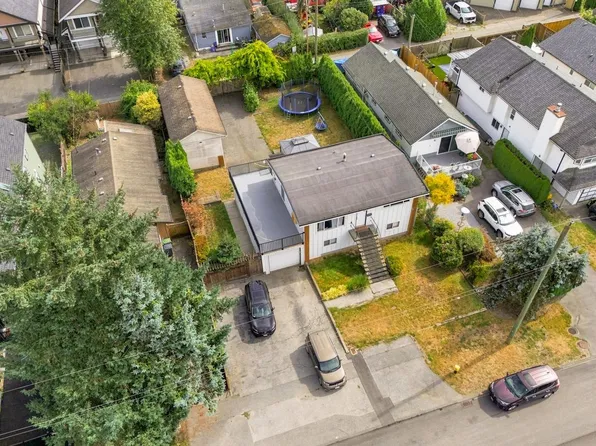 817 Greene St, Coquitlam, BC V3C 2B9