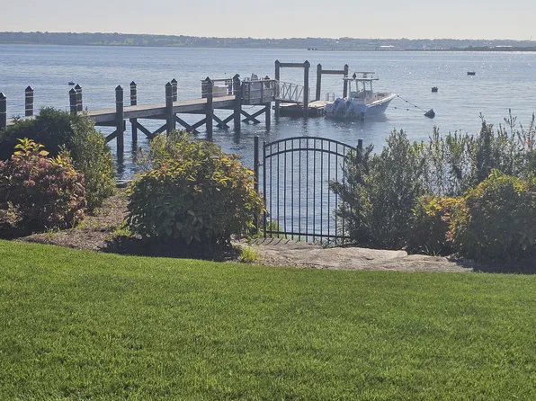 556 E Shore Rd, Jamestown, RI 02835