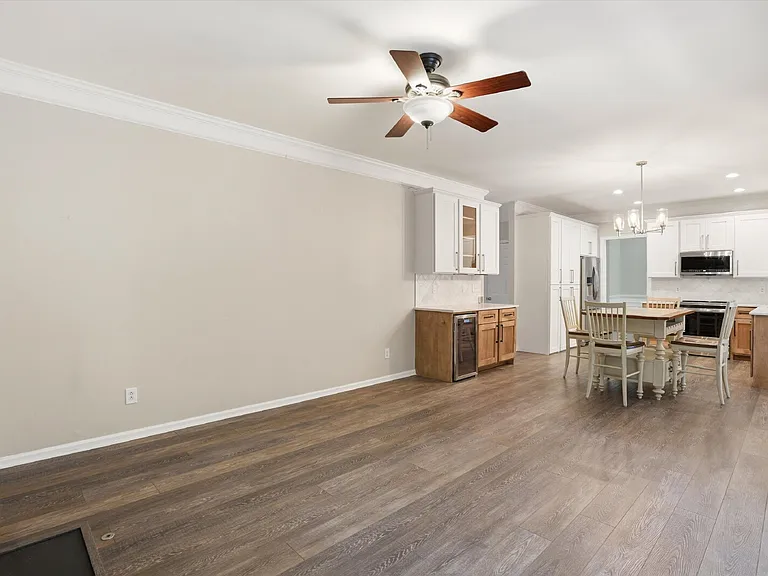 1152 Willoughby Ln — Photo 23