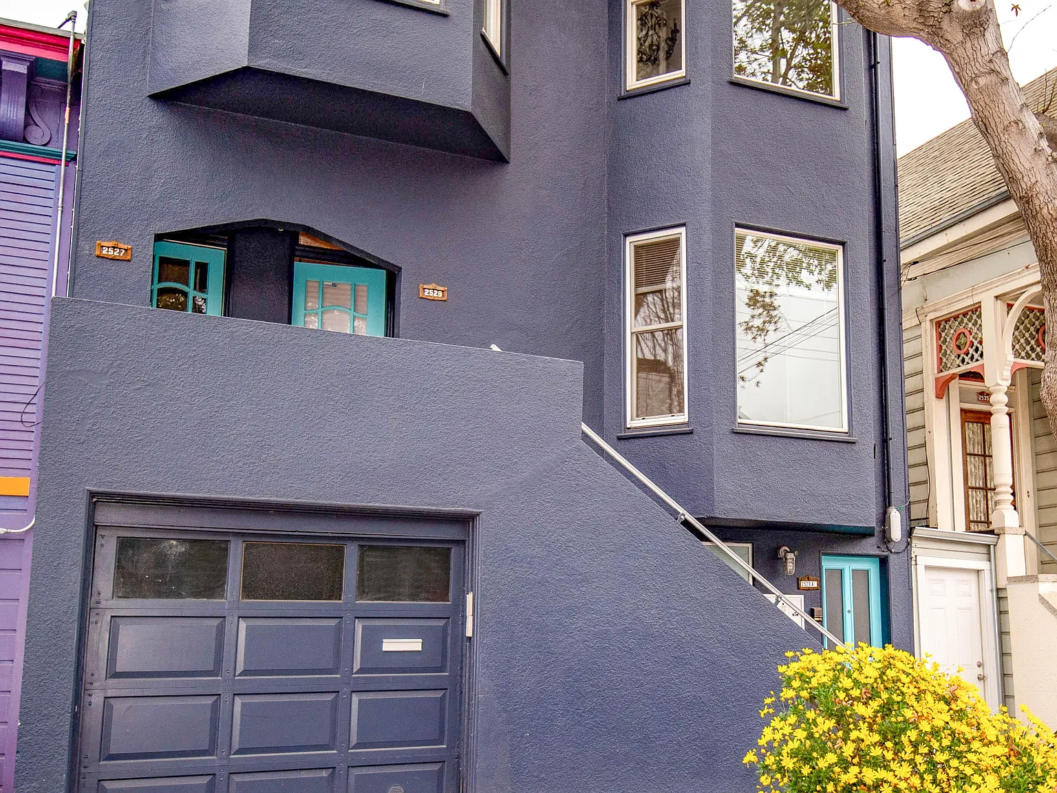 Large, Charming Mission Flat, Deck, Pkg, W/D | Brown & Patki Inc. — Photo 2