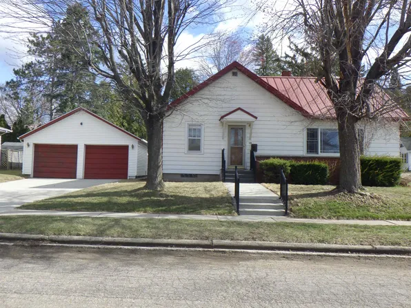 39 Wilson St, Clintonville, WI 54929