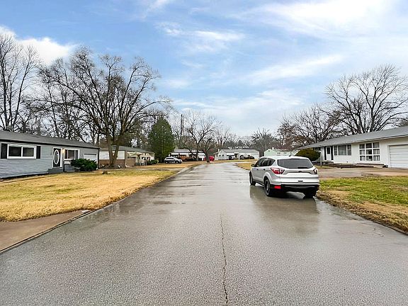 4th image of 711 Kelvin Dr