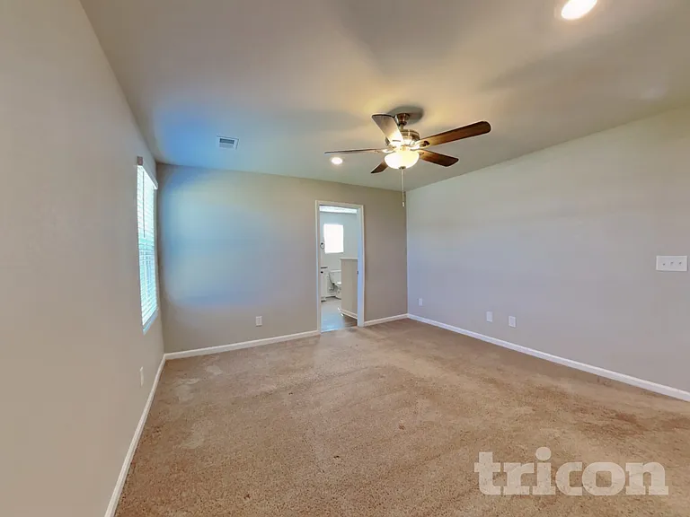 260 Chedworth Dr — Photo 6