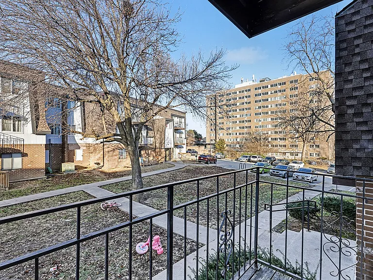 Stoneybrook Apartments — Photo 11