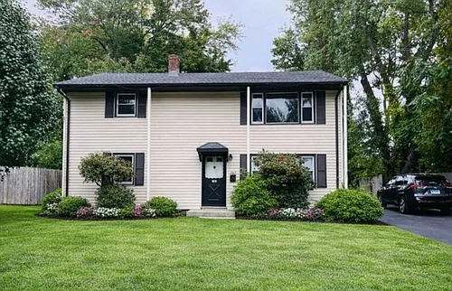 107 Crescent Dr Photo 1