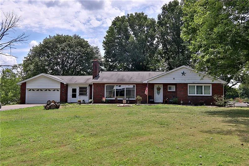 3179 Wallace Dr photo 1