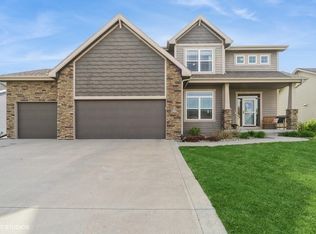 819 NW Ridge Rd, Ankeny, IA 50023