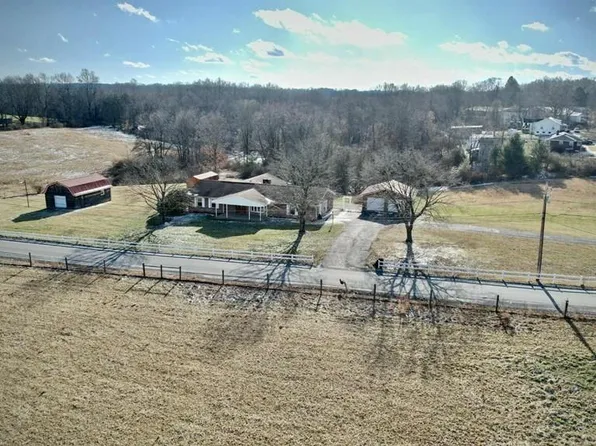 206 Wolf Creek Rd, Fayetteville, WV 25840