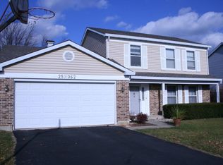 25W062 Canary Ct, Naperville, IL 60540