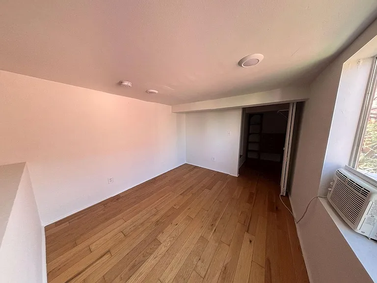 Big Momma Court Apts — Photo 14