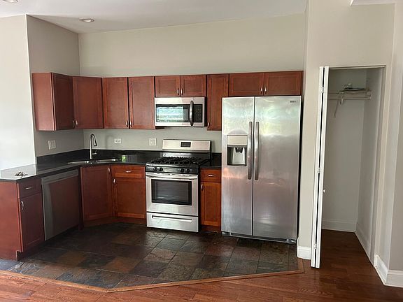 3rd image of 5431 S Michigan Ave APT 1F