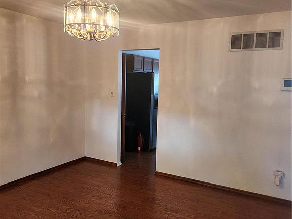 4th image of 10 Rhinegarten Dr