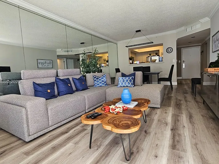 17375 Collins Ave #2304 — Photo 8