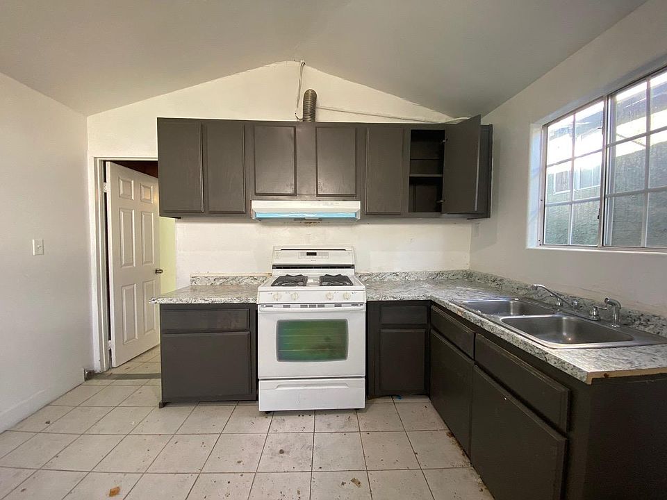1st image of 12037 167th St #B