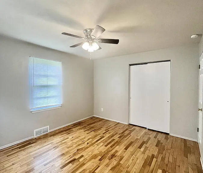 719 N Middle St — Photo 16