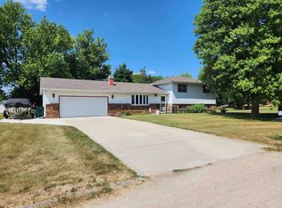 10651 N Hillside Row, Edgerton, WI 53534