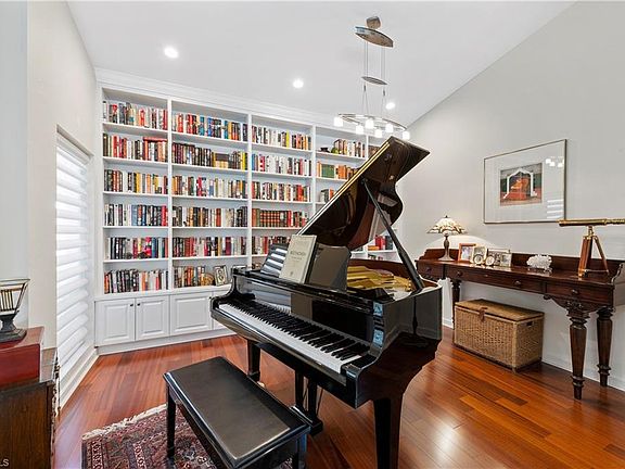 3rd image of 28441 Highgate Dr