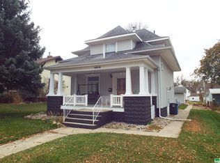 1012 9th St, Sheldon, IA 51201