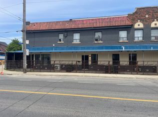 140 Rogers Rd #B, Toronto, ON M6E 1P7