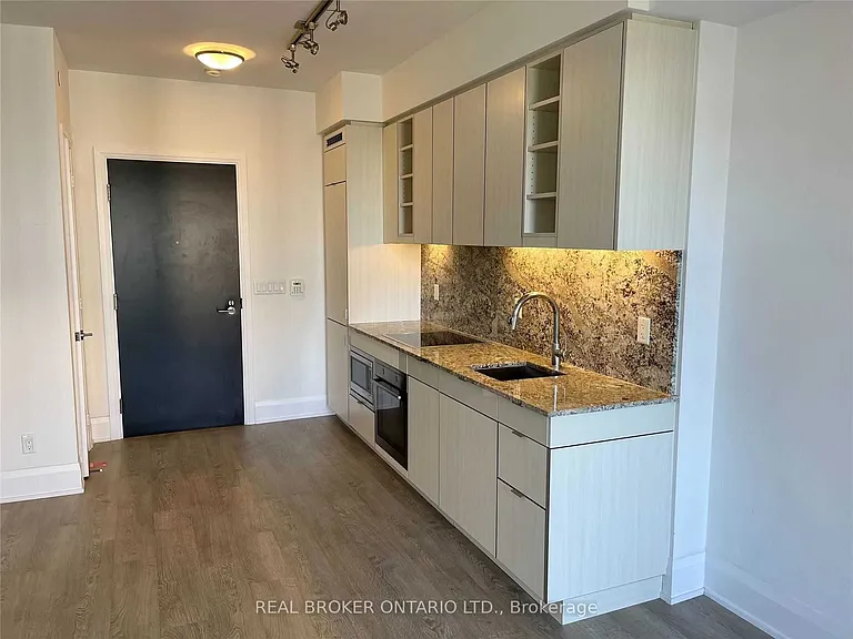 101 Erskine Ave #1801 — Photo 4