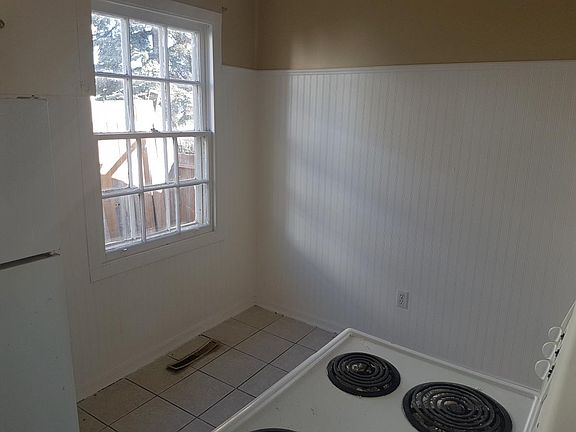 4th image of 1110 King St